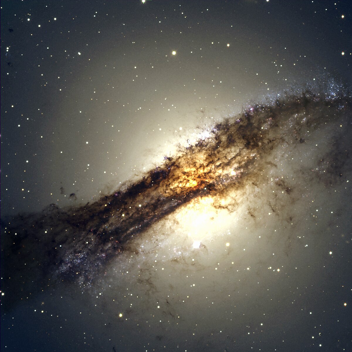 Centaurus A (NGC 5128) - Galaxie active