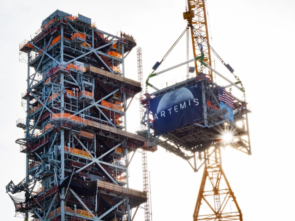 Mobile Launcher 2 ML2 tour 115 mètres construction Kennedy Space Center Bechtel Artemis abandonné 1,6 milliard dollars